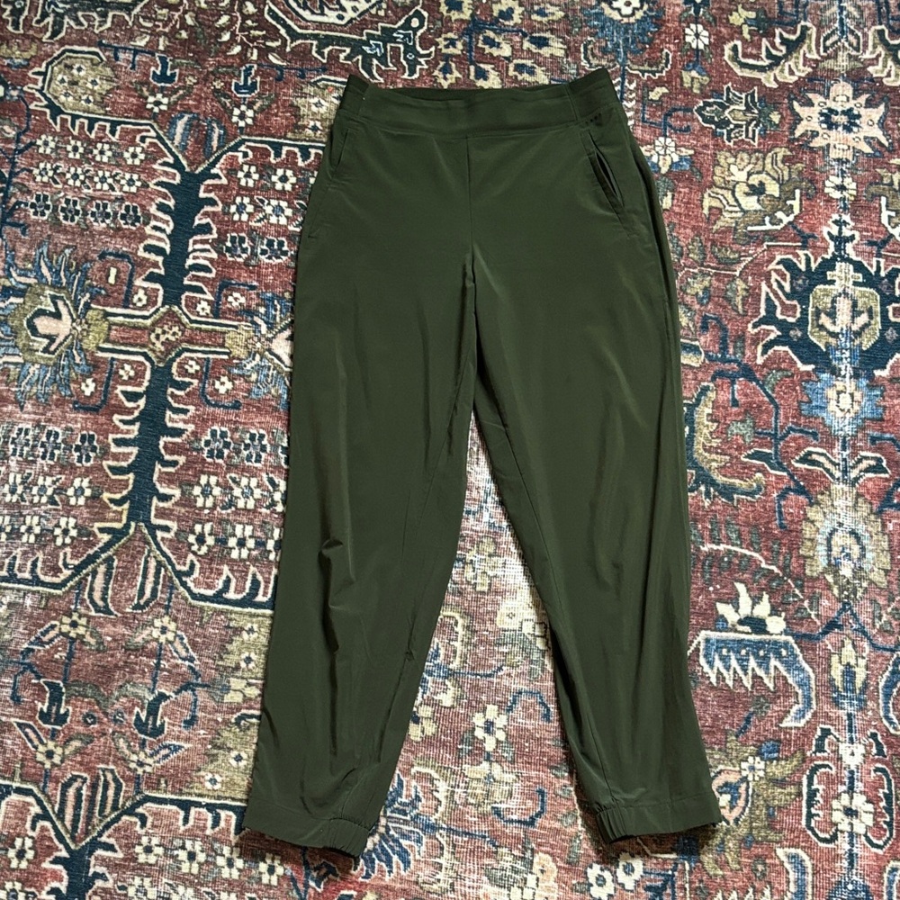 Athleta Brooklyn Heights High Rise Jogger in Aspen Olive SIZE 2
